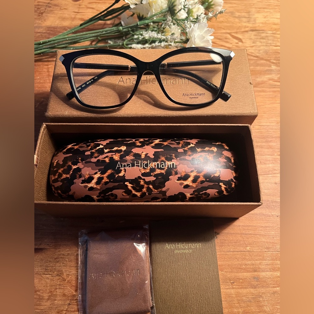 Ana Hickmann Black Eyeglasses with Case